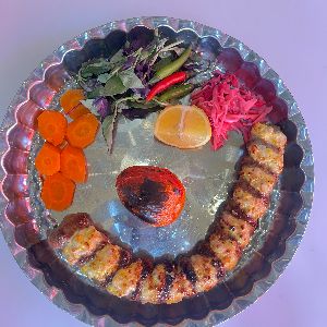 220گرم مخلوط گوشت گوساله و گوسفندی با گارنیش مرغ